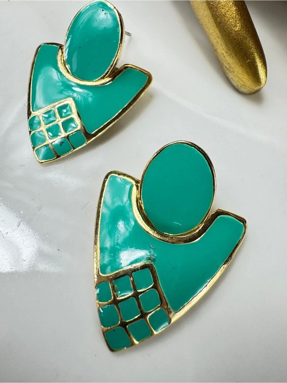 Vintage 1980’S Sea Foam Green Earrings
